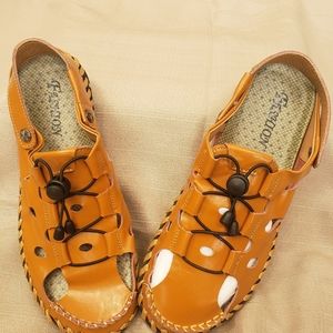 Fashion,  mens sandals. Sz 9